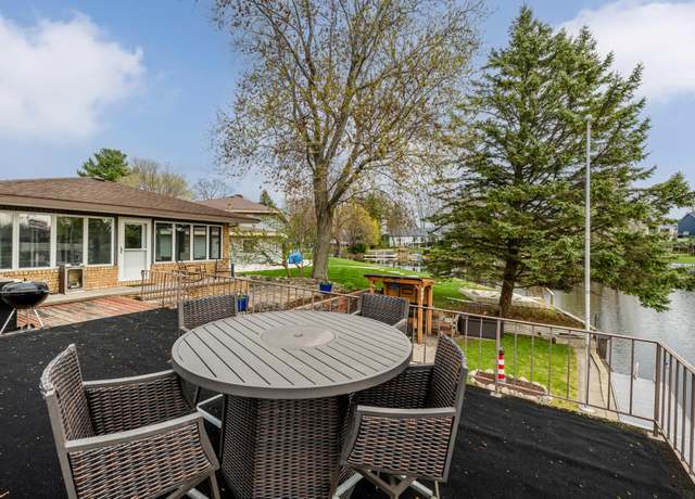 Property at 6950 Shore Dr, Coloma, MI 49038, 2 beds, 1.5 baths