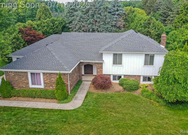 Property at 4523 Lehigh Dr, Troy, MI 48098, 4 beds, 3.5 baths