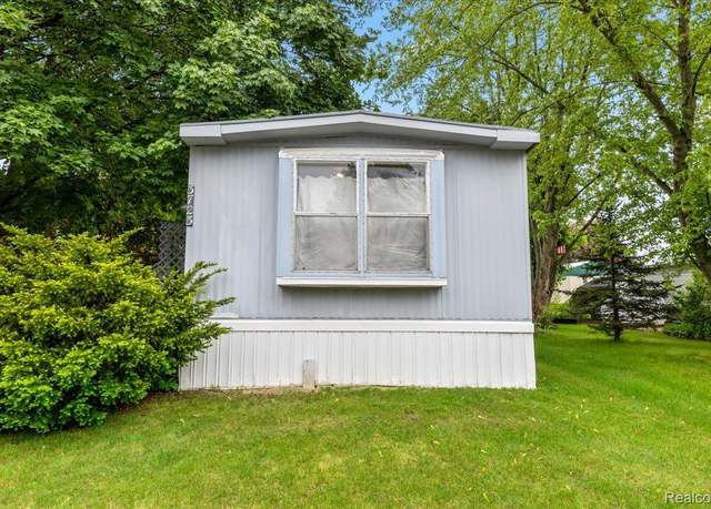 Property at 3723 Pinoak St, Clarkston, MI 48348, 2 beds, 1 bath
