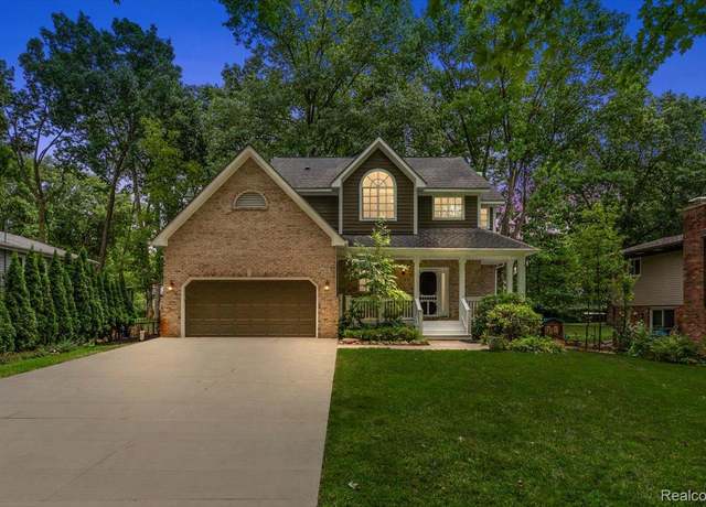 Property at 2475 Horace St, West Bloomfield, MI 48324, 4 beds, 2.5 baths