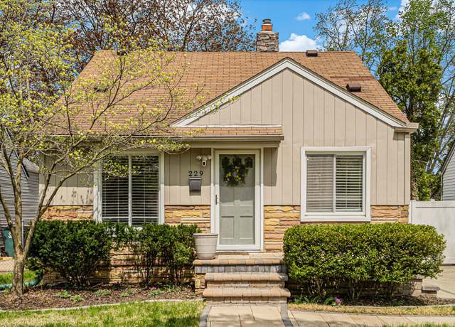 Property at 229 Girard Ave, Royal Oak, MI 48073, 3 beds, 1 bath
