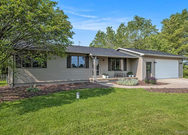 Property at 12156 Carpenter Rd, Flushing, MI 48433, 3 beds, 1.5 baths