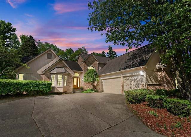 Property at 46890 Cider Mill Dr, Novi, MI 48374, 4 beds, 3.5 baths