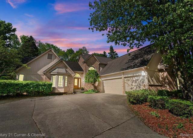 Property at 46890 Cider Mill Dr, Novi, MI 48374, 4 beds, 3.5 baths