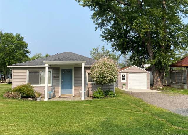 Property at 35274 Lake Dr, Rockwood, MI 48173, 2 beds, 1 bath