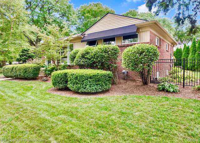 Property at 1590 Cheltenham Rd, Birmingham, MI 48009, 3 beds, 2 baths