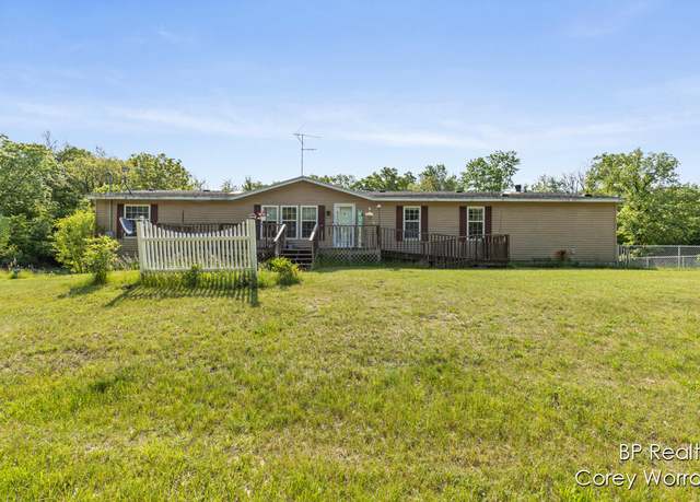 Property at 23375 W Howard City-edmore Rd, Howard City, MI 49329, 3 beds, 2.5 baths