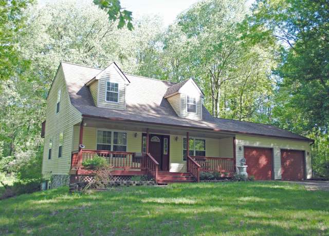 Property at 6637 Cedar Lake Rd, Pinckney, MI 48169, 2 beds, 1.5 baths
