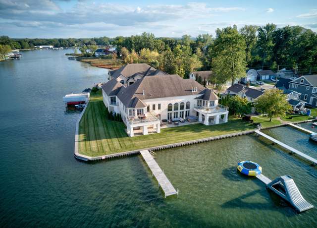 Property at 13232 Enid Blvd Blvd, Fenton, MI 48430, 7 beds, 7.5 baths