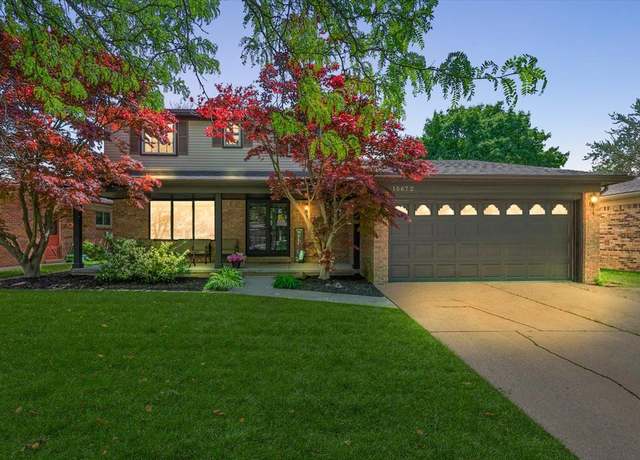 Property at 15672 Robert Dr, Macomb, MI 48044, 4 beds, 2.5 baths
