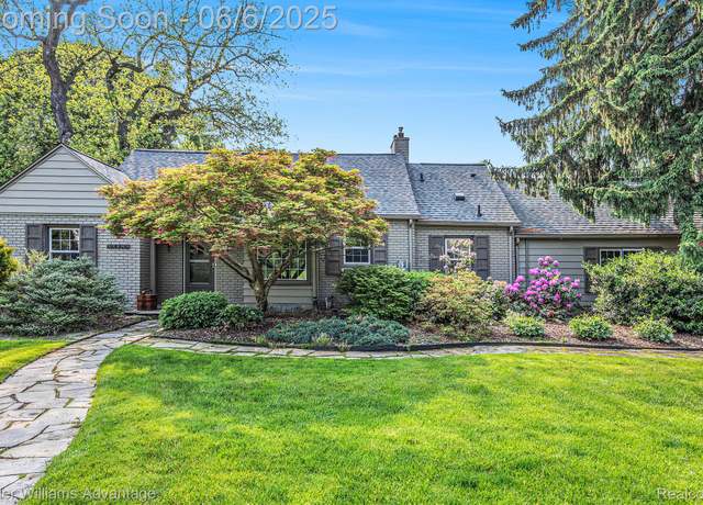 Property at 32644 Colony Hill Dr, Franklin, MI 48025, 3 beds, 2 baths