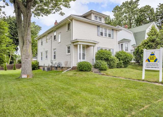 Property at 1004 W Michigan Ave, Jackson, MI 49202, 4 beds, 2 baths