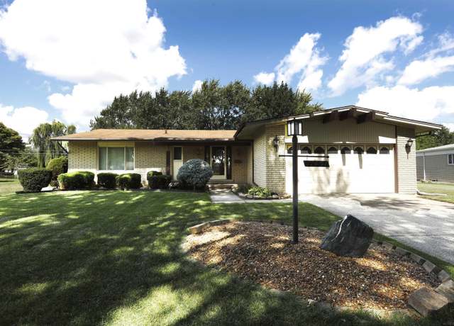 Property at 11451 Village Dr, Sterling Heights, MI 48312, 3 beds, 2.5 baths