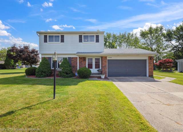 Property at 27691 Westcott Crescent Cir, Farmington, MI 48334, 3 beds, 1.5 baths