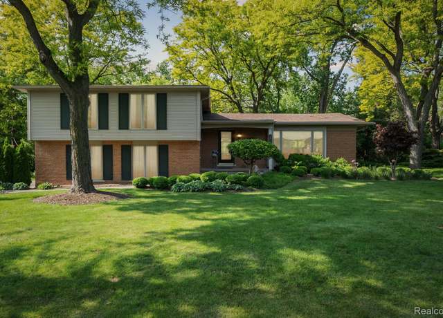 Property at 2650 Binbrooke Dr, Troy, MI 48084, 4 beds, 2.5 baths