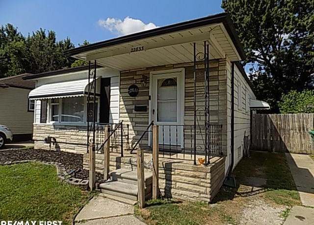 Property at 22833 Rein Ave, Eastpointe, MI 48021, 3 beds, 1 bath