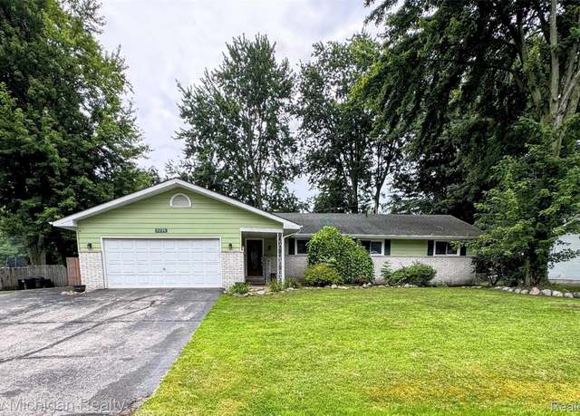 Property at 3239 N Shoreview Dr, Fort Gratiot, MI 48059, 4 beds, 3.5 baths
