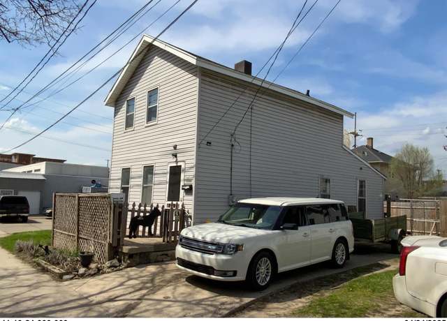 Property at 661 NW Broadway Ave. Ave NW, Grand Rapids, MI 49504, 4 beds, 2 baths