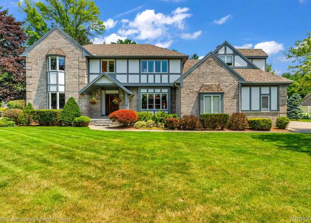 Property at 2855 Bardamar Dr, Fort Gratiot, MI 48059, 4 beds, 3.5 baths