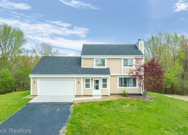 Property at 1525 Hiller Rd, West Bloomfield, MI 48324, 4 beds, 3.5 baths