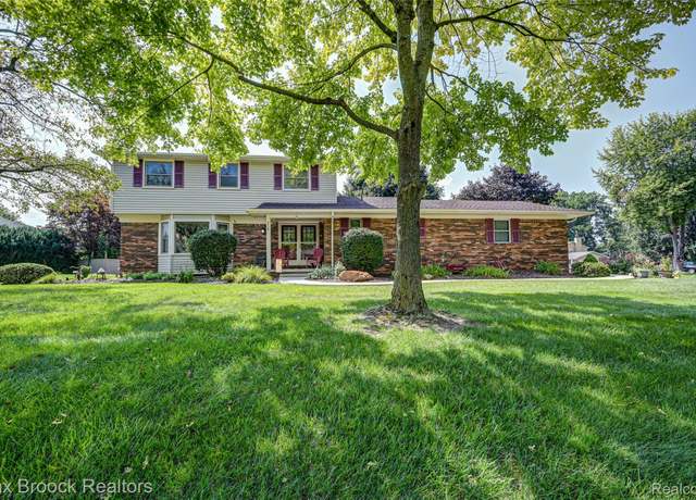 Property at 2112 Keylon Drive Rd, West Bloomfield Charter Township, MI 48324, 4 beds, 3.5 baths
