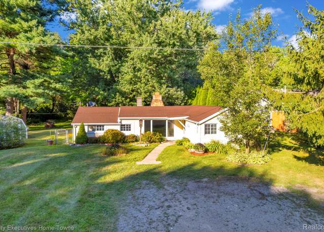 Property at 4188 Pine Grove Ave, Fort Gratiot Charter Township, MI 48059, 2 beds, 1 bath