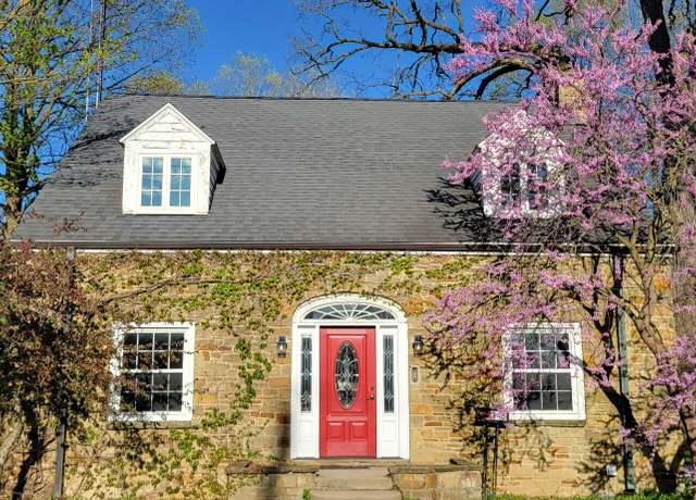 Property at 345 S Cochran Ave, Charlotte, MI 48813, 6 beds, 2.5 baths