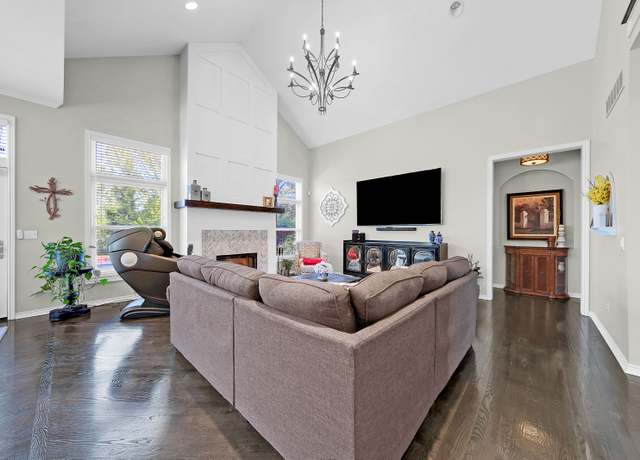Property at 2590 Summerlin Ct, Rochester, MI 48306, 4 beds, 3.5 baths