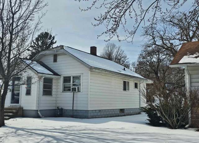Property at 314 Sylvan St, Buchanan, MI 49107, 2 beds, 1 bath