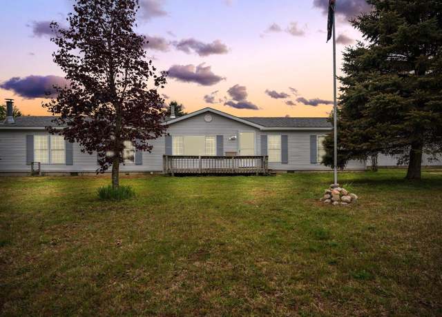 Property at 9170 Townline Rd, Kingsley, MI 49649, 3 beds, 2.5 baths