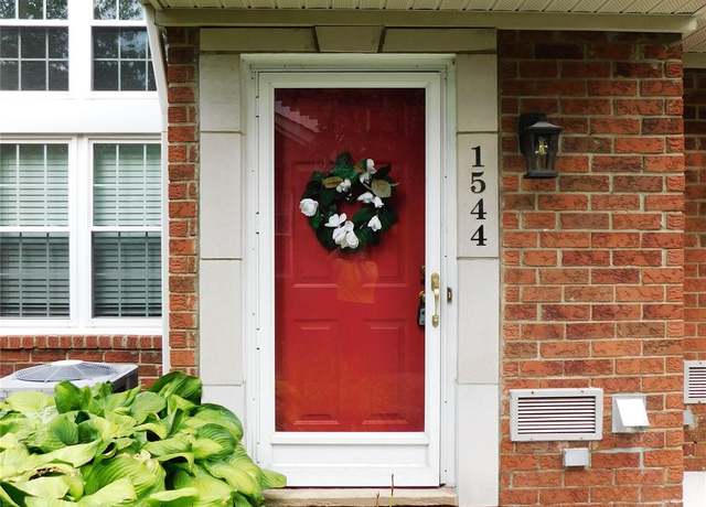 Property at 1544 Maryland Club Dr, Royal Oak, MI 48067, 2 beds, 1.5 baths