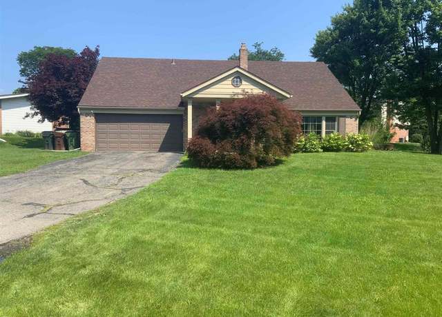 Property at 8693 Hedgeway Dr, Shelby Twp, MI 48317, 5 beds, 3.5 baths