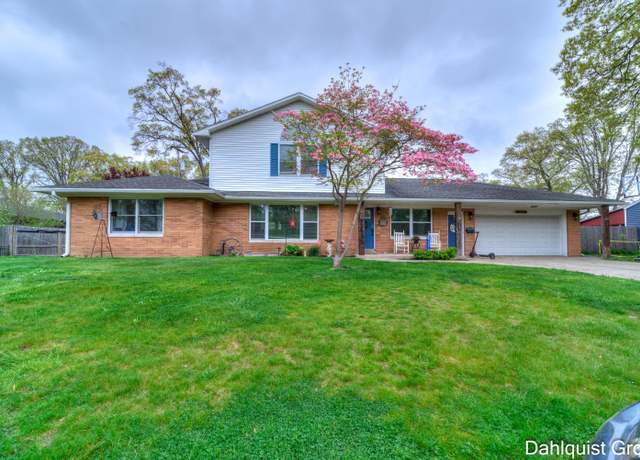 Property at 622 Pinewood Rd, Muskegon, MI 49445, 5 beds, 2.5 baths