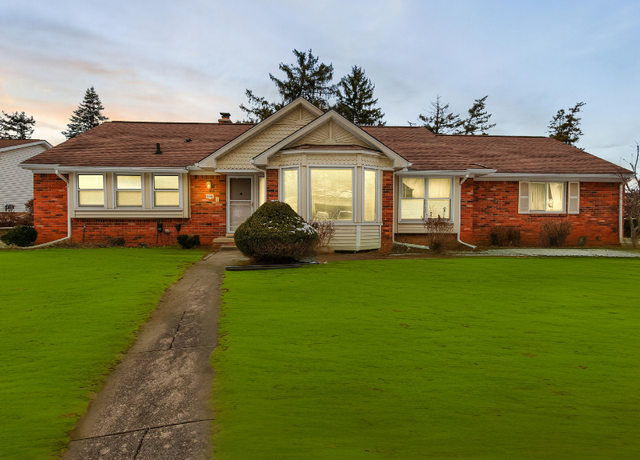 Property at 36906 Brittany Hill Dr, Farmington, MI 48335, 3 beds, 2.5 baths