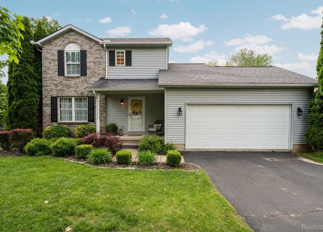 Property at 9299 Appleview Ct, Brighton, MI 48116, 3 beds, 2.5 baths