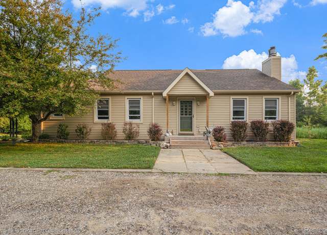Property at 420 W Oakwood Rd, Oxford Charter Township, MI 48371, 3 beds, 2 baths