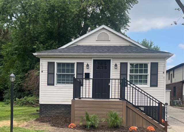 Property at 21911 E 10 Mile Rd, St Clair Shores, MI 48080, 3 beds, 2.5 baths