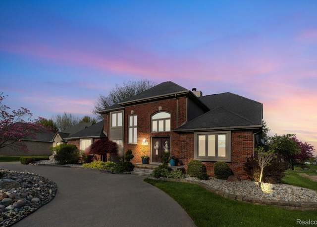 Property at 47352 Dove Ct, Shelby Twp, MI 48315, 4 beds, 3 baths