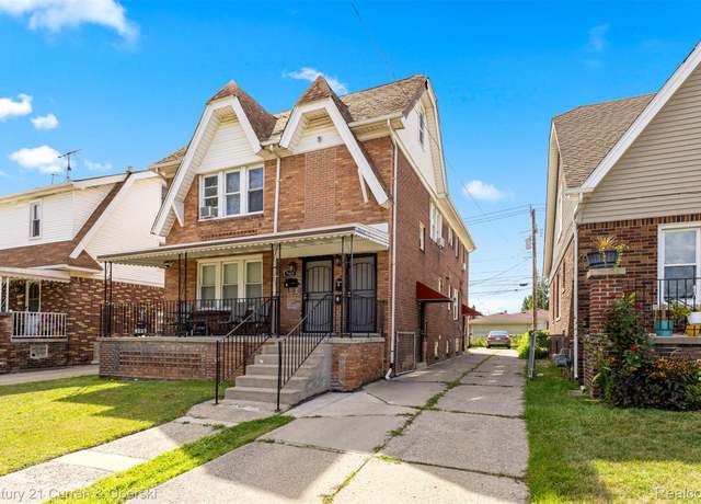 Property at 7925 Pinehurst St, Dearborn, MI 48126, 5 beds, 3 baths
