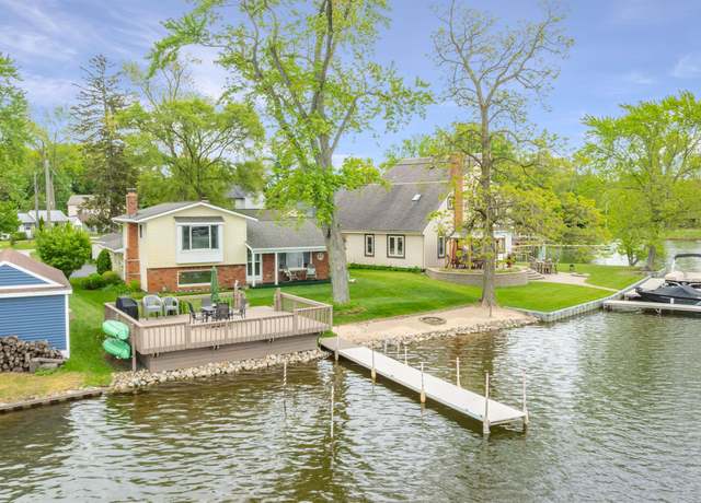 Property at 8878 Arlington Rd, White Lake, MI 48386, 2 beds, 2 baths