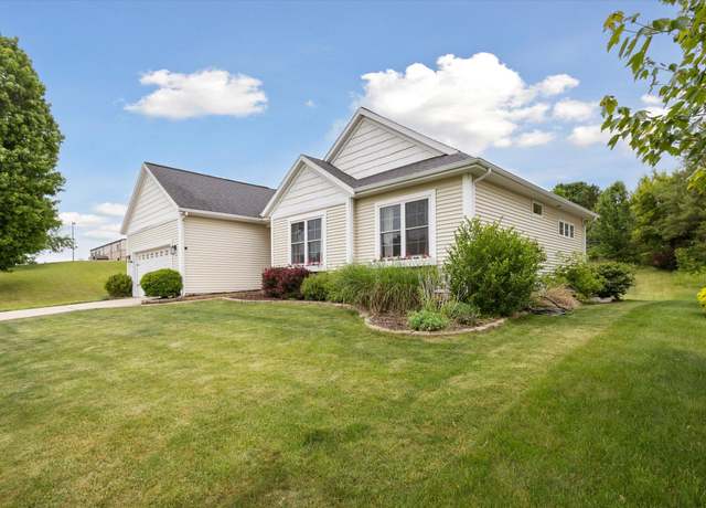 Property at 552 N Creek Ct NE, Rockford, MI 49341, 4 beds, 3.5 baths