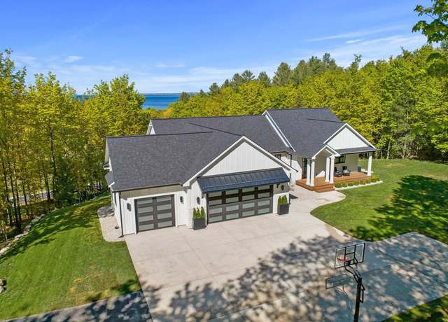 Property at 6848 S Carol Ann Dr, Traverse City, MI 49684, 4 beds, 3.5 baths