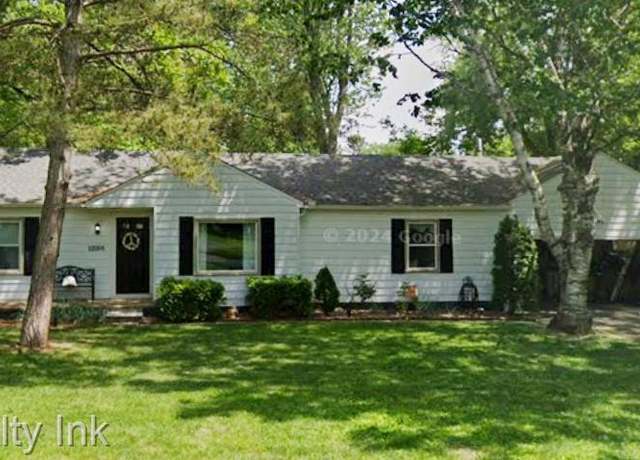 Property at 12088 Brewster St, Livonia, MI 48150, 3 beds, 2 baths
