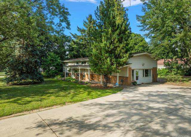 Property at 25670 Beck Rd, Novi, MI 48374, 5 beds, 2 baths