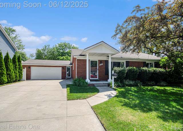 Property at 30800 Alger Blvd, Madison Heights, MI 48071, 3 beds, 1.5 baths