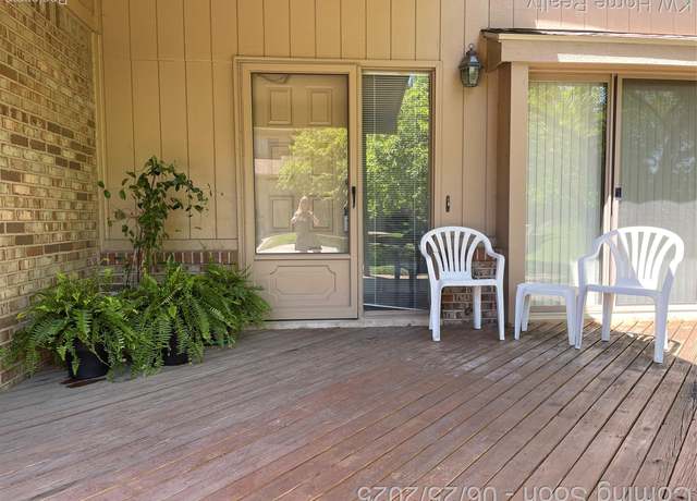 Property at 37444 N Laurel Park Dr #3, Livonia, MI 48152, 2 beds, 1.5 baths