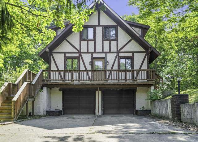 Property at 4652 Briarcliff Dr, Traverse City, MI 49684, 4 beds, 2 baths