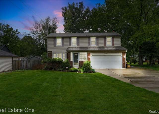 Property at 21462 Meridian Rd, Grosse Ile, MI 48138, 3 beds, 2.5 baths