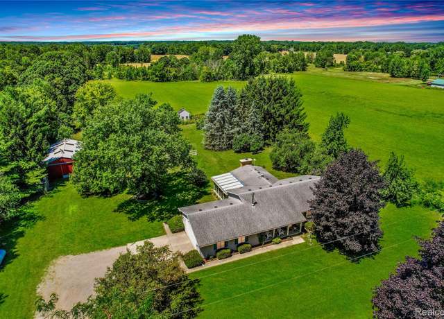 Property at 595 N Cedar Rd, Fowlerville, MI 48836, 3 beds, 1.5 baths