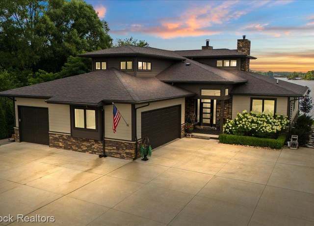 Property at 8184 Woodland Shore Dr, Brighton, MI 48114, 3 beds, 2.5 baths